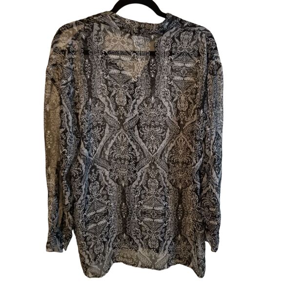 Michele Michelle Womens Sz PM White Black Geometric Long Sleeve Button Down Blou - Picture 6 of 9